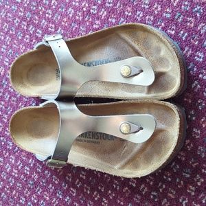 Birkenstock Gizeh, Electric Metallic Taupe, size 38